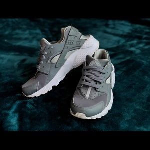 Nike Air Huaraches 👟